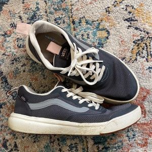 EUC WOMENS VANS ultra range sz 9